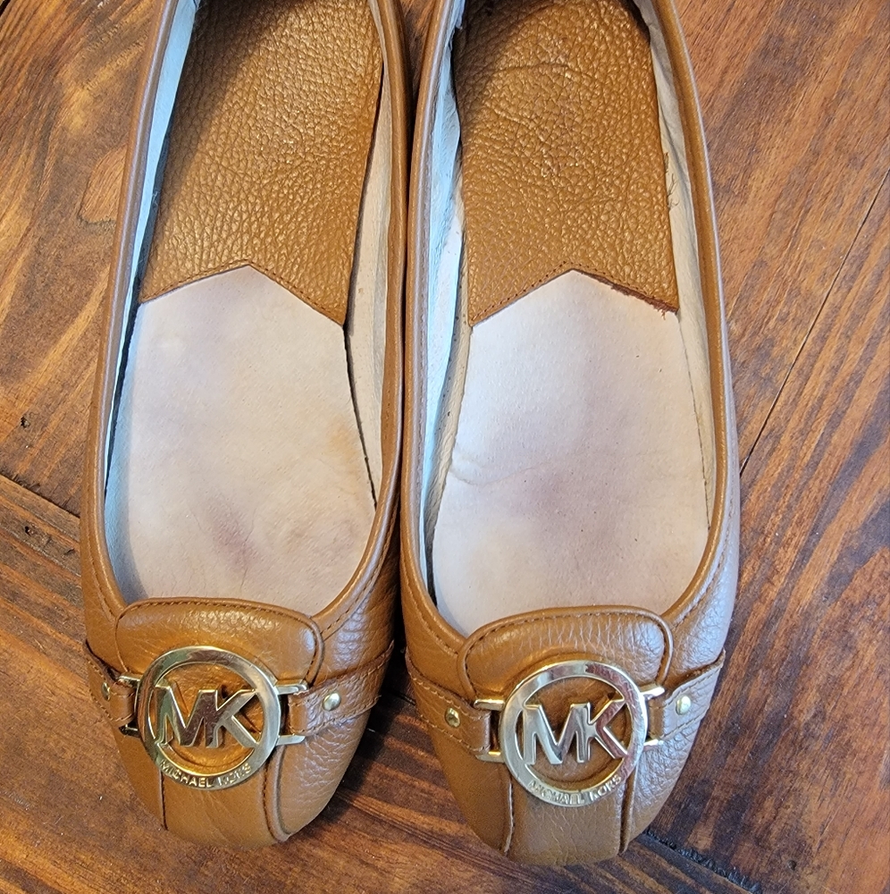 Michael Kors flats size 9 Final Markdown
